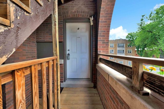 58 Forest Avenue 2S, Riverside, IL 60546