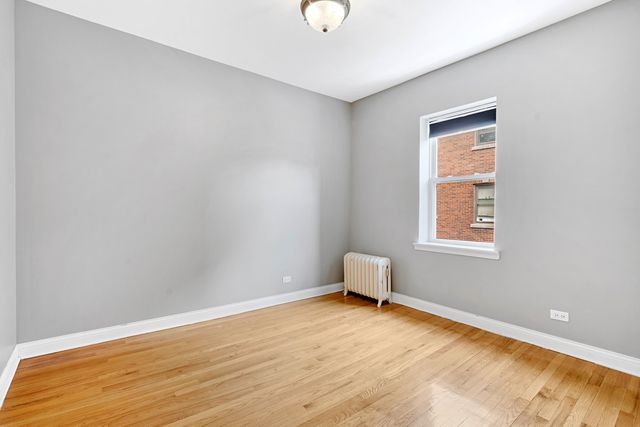 58 Forest Avenue 2S, Riverside, IL 60546