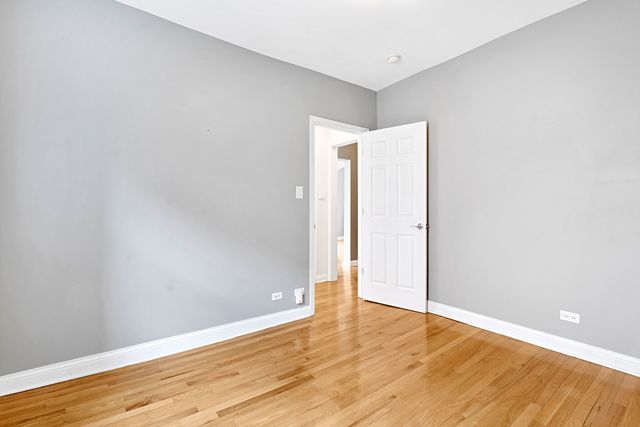 58 Forest Avenue 2S, Riverside, IL 60546