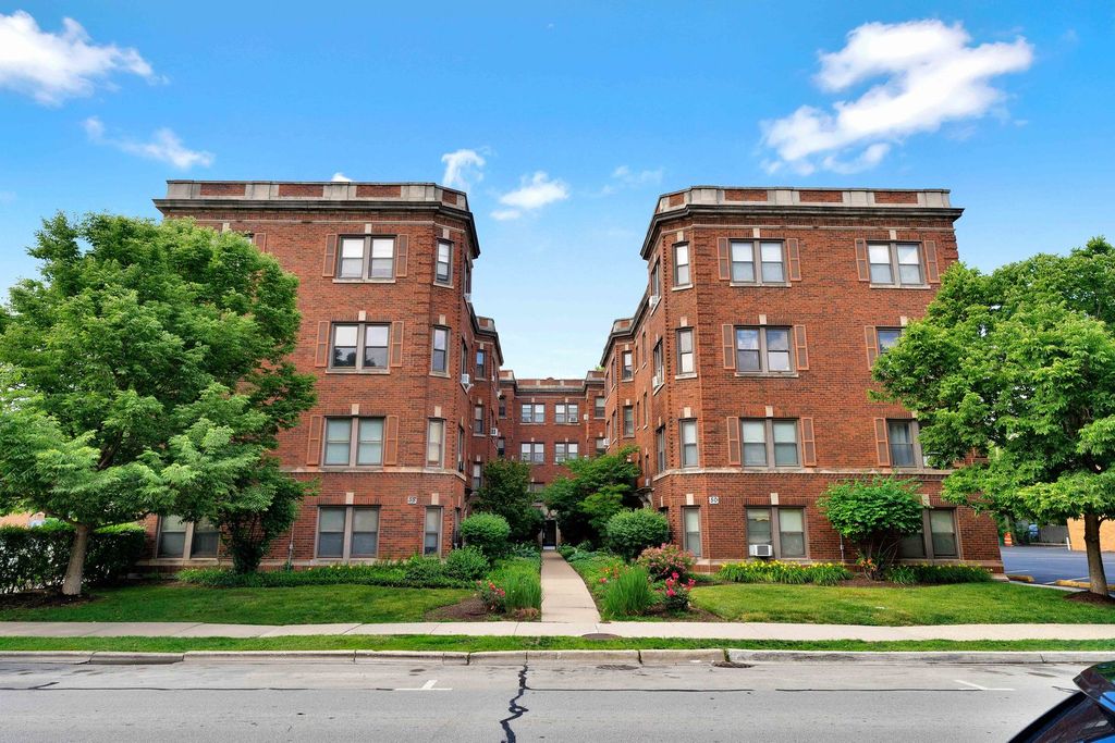 58 Forest Avenue 2S, Riverside, IL 60546