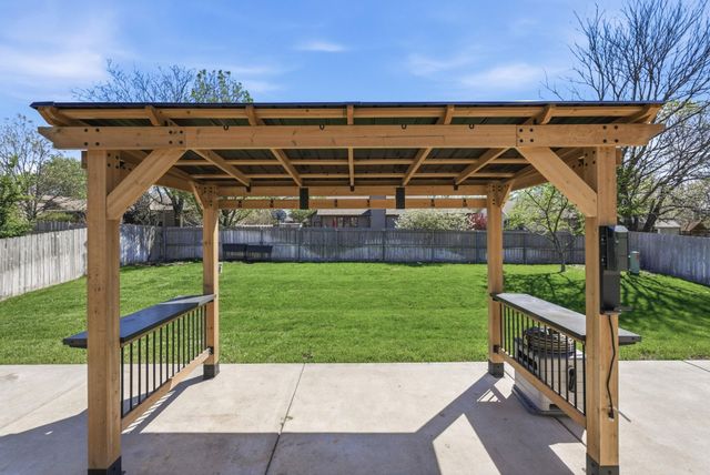 403 W Koob Ln, Andover, KS 67002