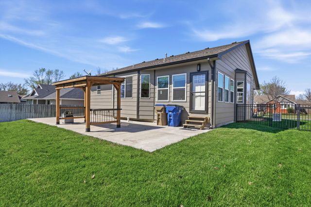 403 W Koob Ln, Andover, KS 67002