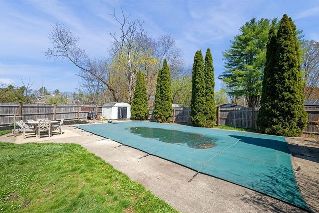 405 Asbury Street, Hamilton, MA 01982