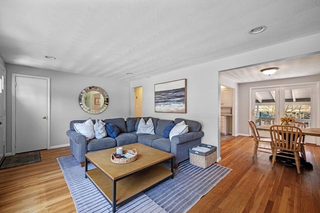 405 Asbury Street, Hamilton, MA 01982