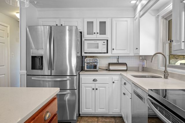 405 Asbury Street, Hamilton, MA 01982