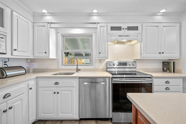 405 Asbury Street, Hamilton, MA 01982