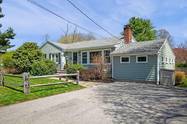 405 Asbury Street, Hamilton, MA 01982
