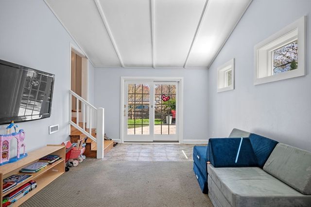 405 Asbury Street, Hamilton, MA 01982