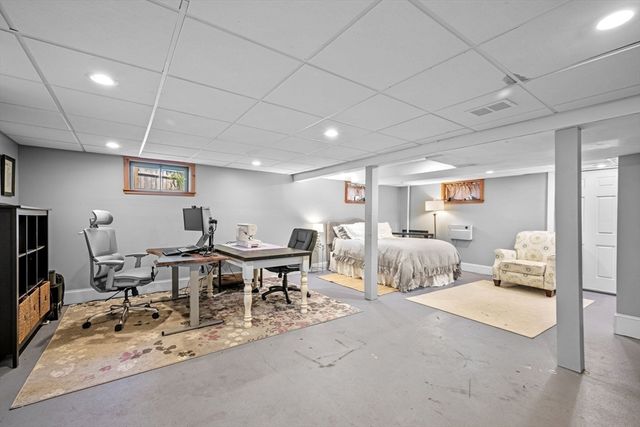 405 Asbury Street, Hamilton, MA 01982