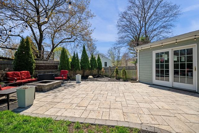 405 Asbury Street, Hamilton, MA 01982