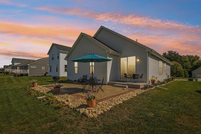 710 River Ridge DRIVE, Waterford, WI 53185