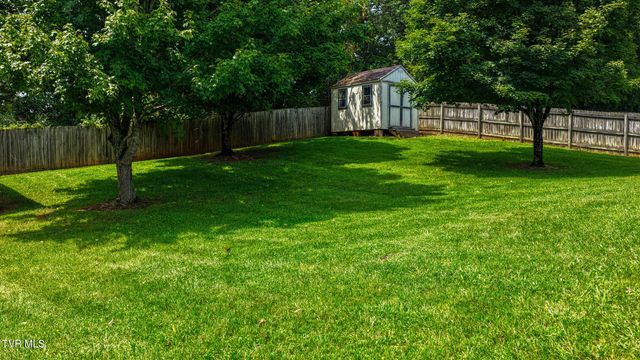 302 Maple Ridge Drive, Jonesborough, TN 37659