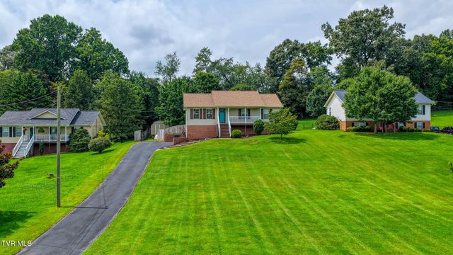 302 Maple Ridge Drive, Jonesborough, TN 37659