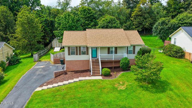 302 Maple Ridge Drive, Jonesborough, TN 37659