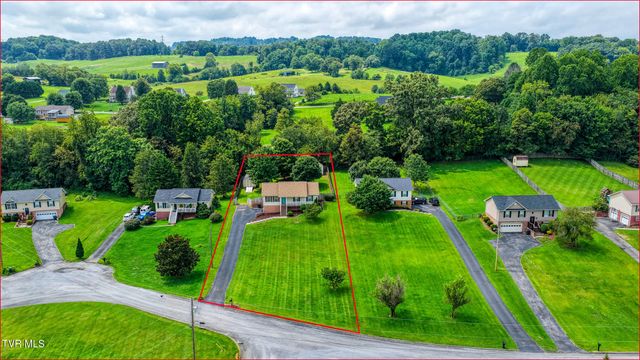 302 Maple Ridge Drive, Jonesborough, TN 37659