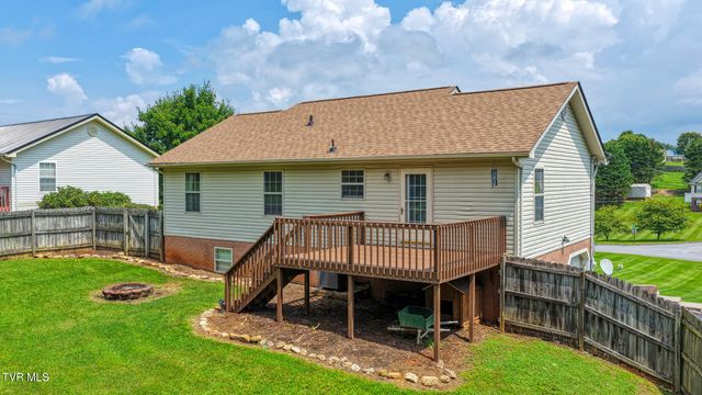 302 Maple Ridge Drive, Jonesborough, TN 37659