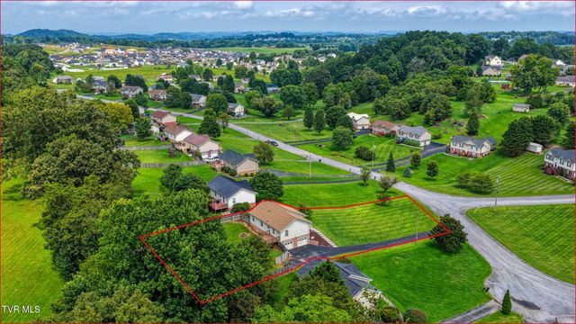 302 Maple Ridge Drive, Jonesborough, TN 37659