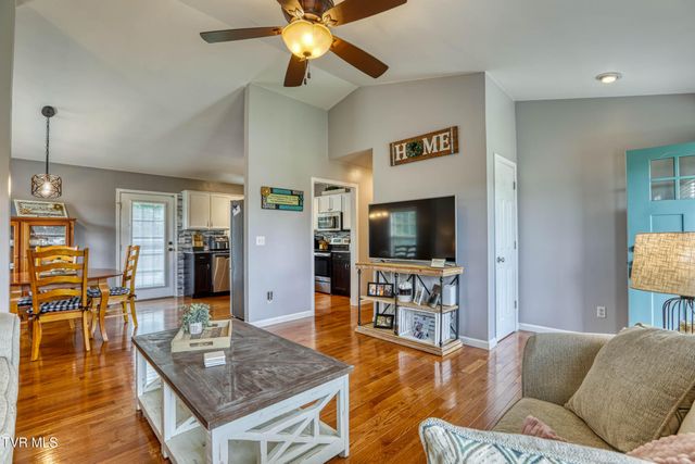 302 Maple Ridge Drive, Jonesborough, TN 37659