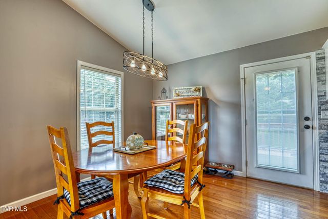 302 Maple Ridge Drive, Jonesborough, TN 37659