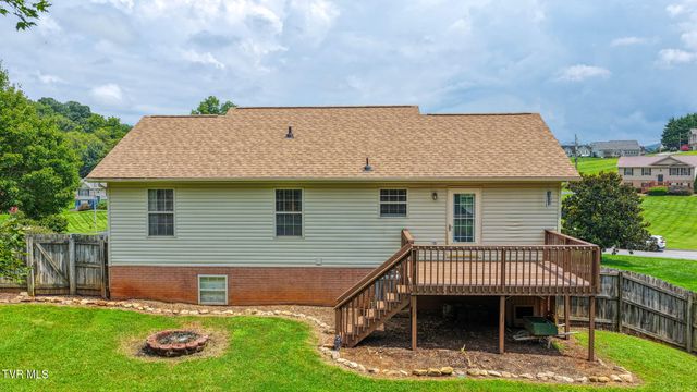 302 Maple Ridge Drive, Jonesborough, TN 37659