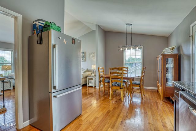 302 Maple Ridge Drive, Jonesborough, TN 37659