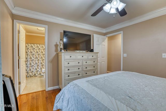 302 Maple Ridge Drive, Jonesborough, TN 37659