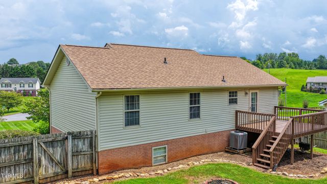 302 Maple Ridge Drive, Jonesborough, TN 37659