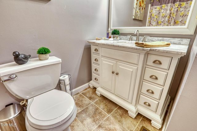 302 Maple Ridge Drive, Jonesborough, TN 37659