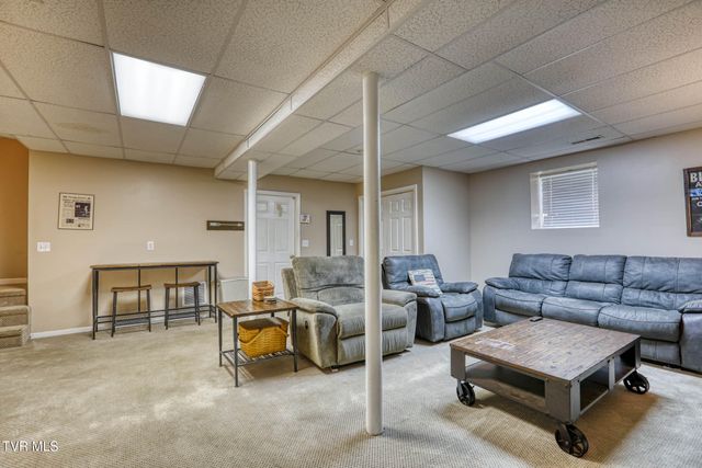 302 Maple Ridge Drive, Jonesborough, TN 37659