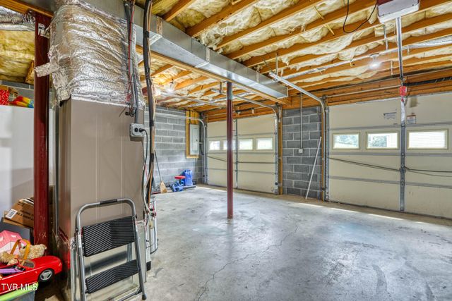 302 Maple Ridge Drive, Jonesborough, TN 37659