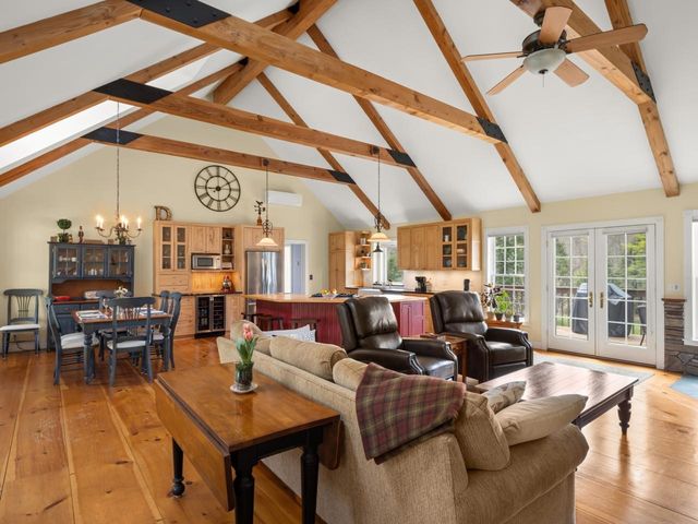 880 Stonefence Road, Richmond, VT 05477