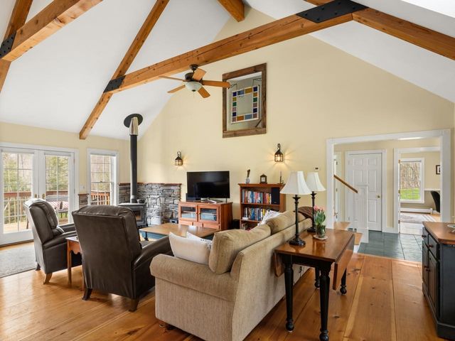 880 Stonefence Road, Richmond, VT 05477