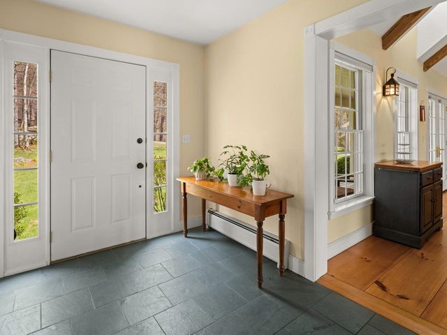 880 Stonefence Road, Richmond, VT 05477