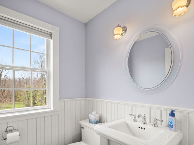 880 Stonefence Road, Richmond, VT 05477