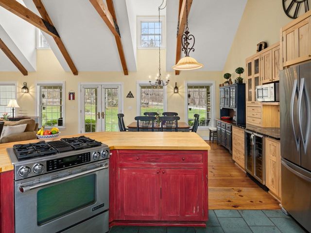 880 Stonefence Road, Richmond, VT 05477