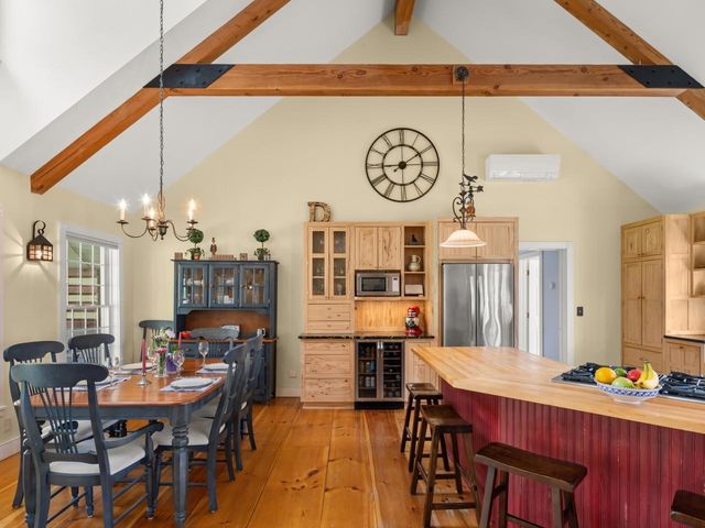 880 Stonefence Road, Richmond, VT 05477