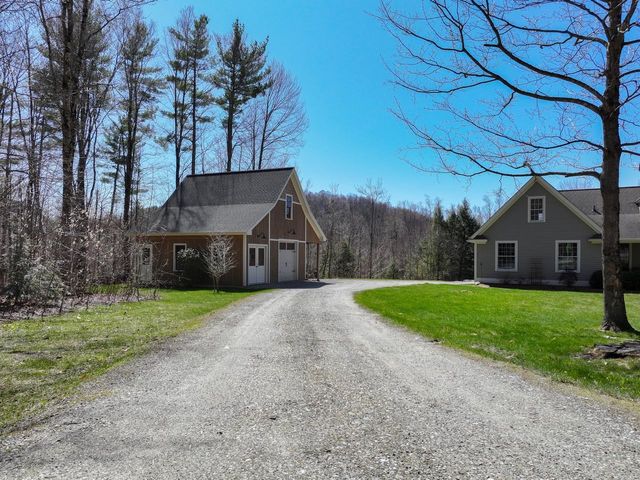 880 Stonefence Road, Richmond, VT 05477