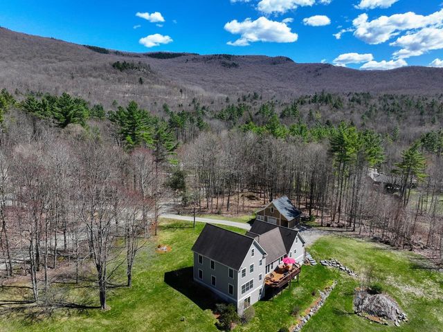 880 Stonefence Road, Richmond, VT 05477