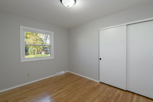 5970 S 34th STREET, Greenfield, WI 53221