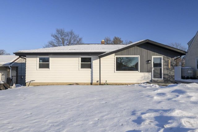 5970 S 34th STREET, Greenfield, WI 53221