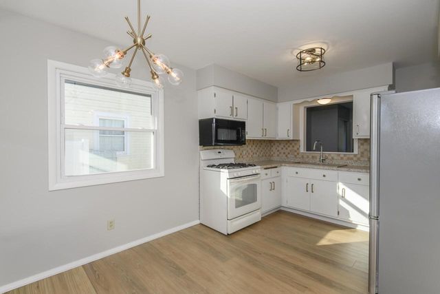 5970 S 34th STREET, Greenfield, WI 53221