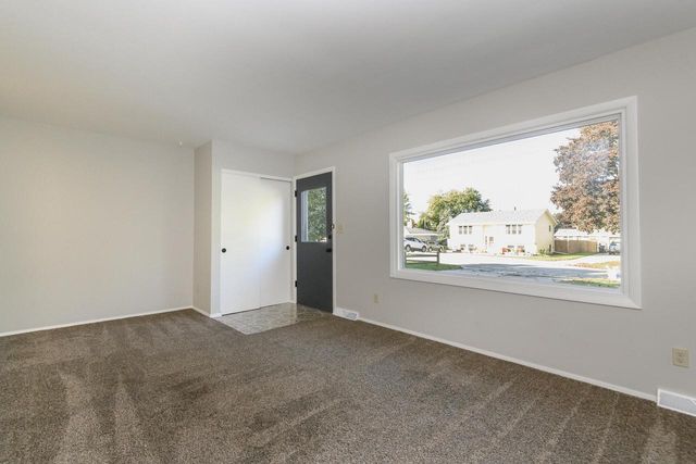 5970 S 34th STREET, Greenfield, WI 53221