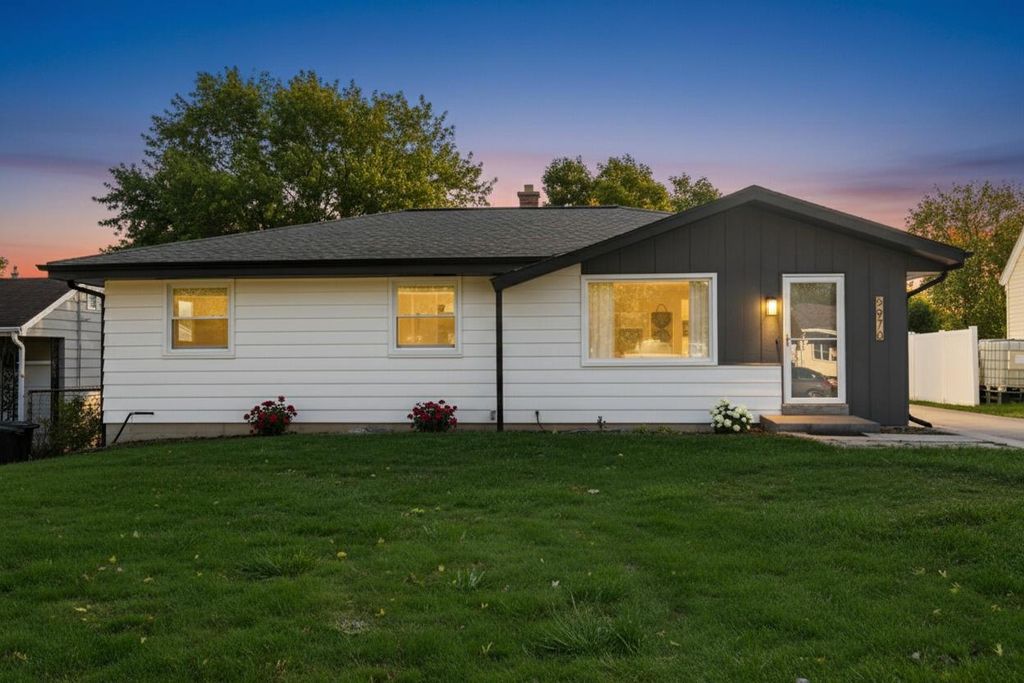 5970 S 34th STREET, Greenfield, WI 53221