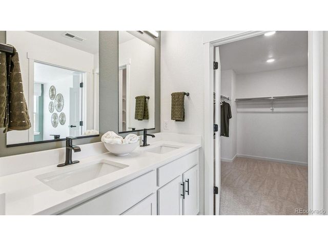 9853 Bahama St, Commerce City, CO 80022