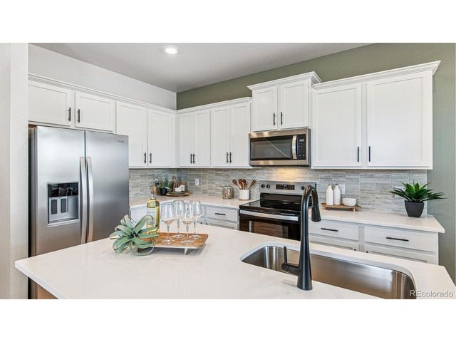 9853 Bahama St, Commerce City, CO 80022
