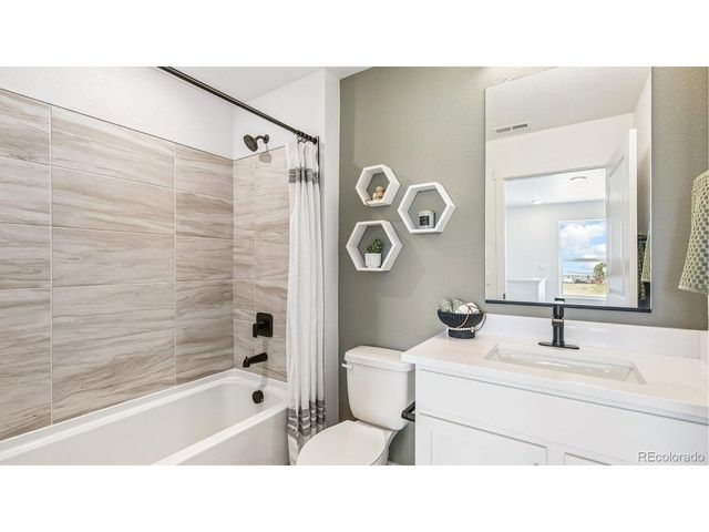 9853 Bahama St, Commerce City, CO 80022