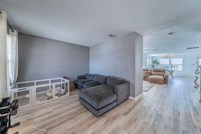 2216 La Salle Trail, Grand Prairie, TX 75052