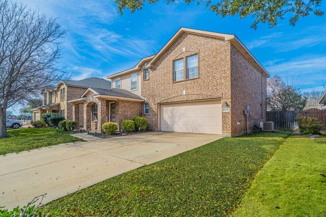 2216 La Salle Trail, Grand Prairie, TX 75052