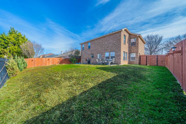 2216 La Salle Trail, Grand Prairie, TX 75052