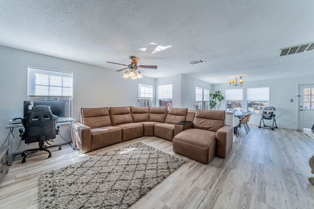 2216 La Salle Trail, Grand Prairie, TX 75052